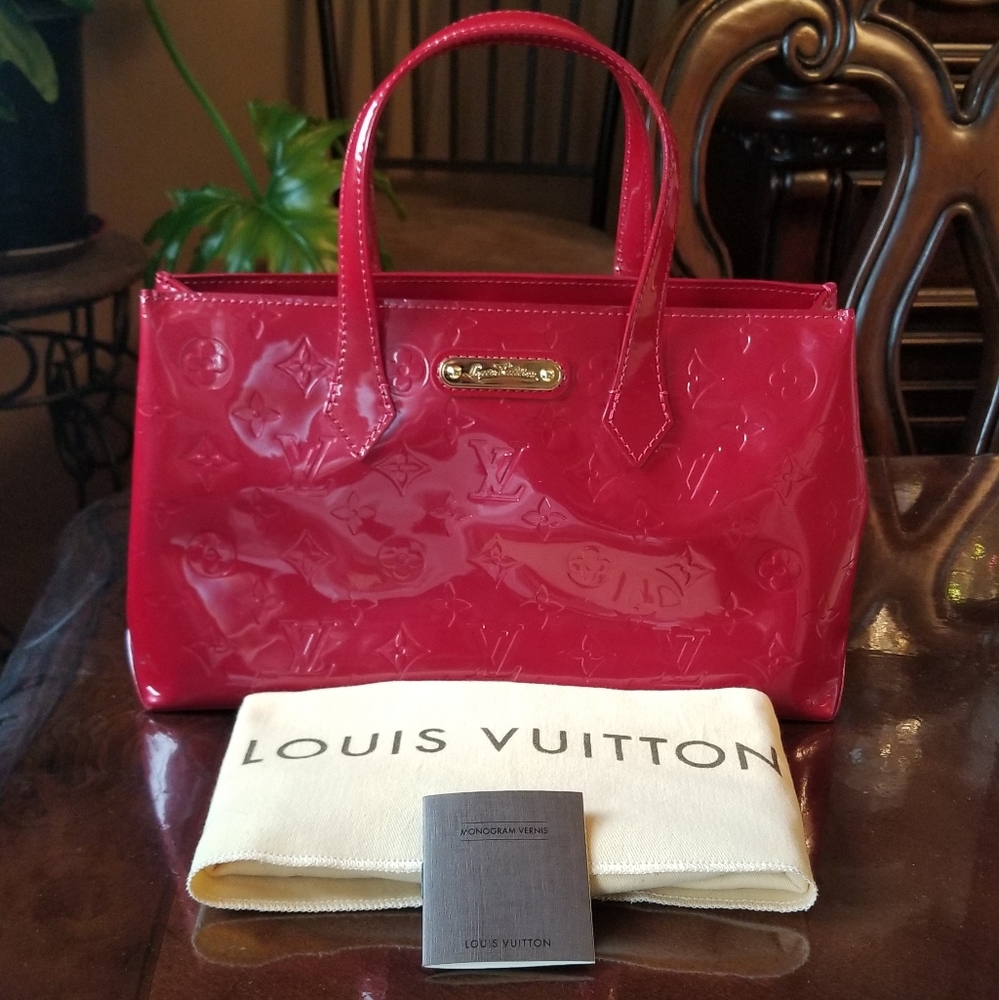 Lous Vuitton Vernis Wilshire PM Pomme D'amour